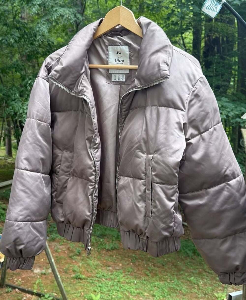 Abercrombie & Fitch A&F Ultra Collection Satin Puffer Jacket Champagne Size S